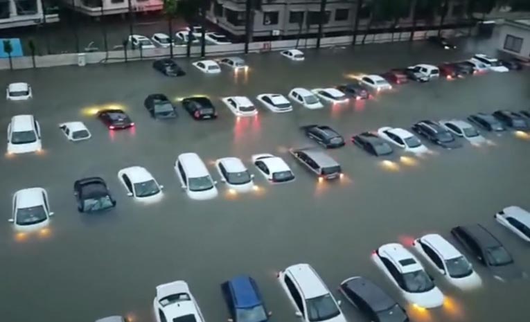 Over-50-Cars-Submerged-As-R.jpg