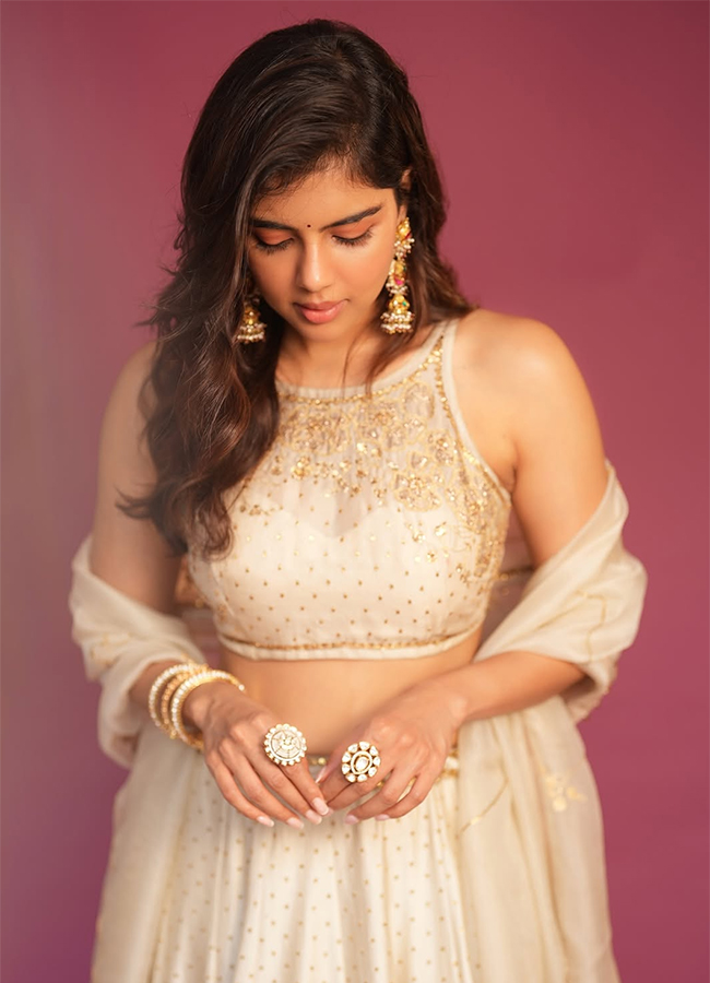 Actress_20Kalyani_20Priyadarshan_20Offer_20Ranveer_20Singh_20New_20Movie__20_2813_29.jpg 13