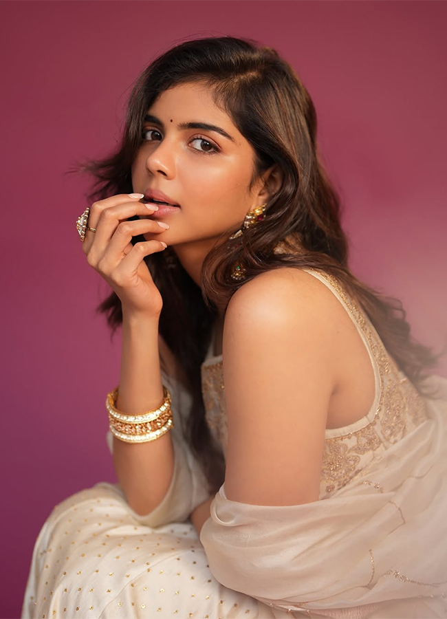 Actress_20Kalyani_20Priyadarshan_20Offer_20Ranveer_20Singh_20New_20Movie__20_2814_29.jpg 14