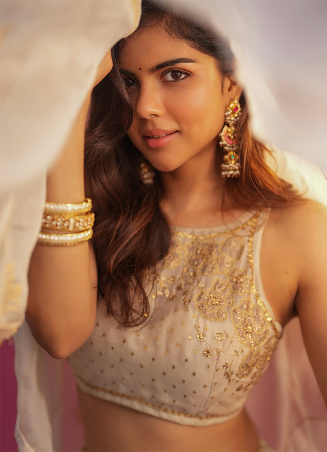 Actress_20Kalyani_20Priyadarshan_20Offer_20Ranveer_20Singh_20New_20Movie__20_2815_29.jpg 15