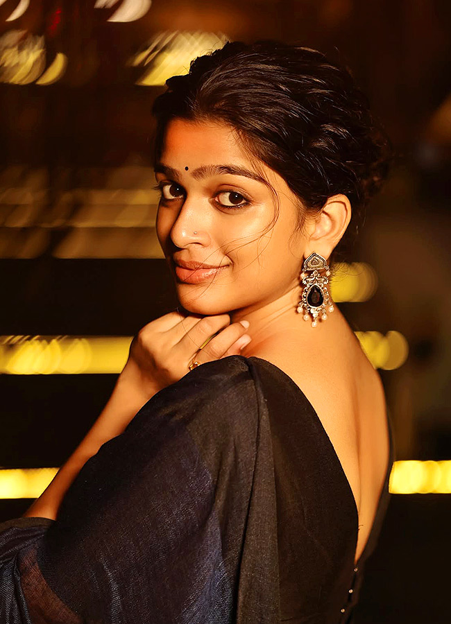 Ananthika_20Sanilkumar_20_283_29.jpg 3
