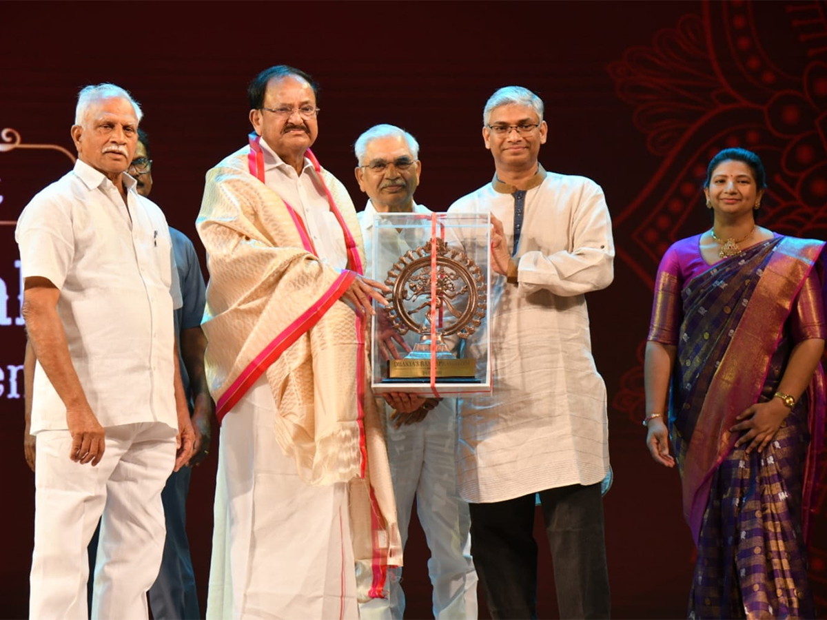 Dhanya_20Prasad_20Kuchipudi_20performance_20at_20Shilpakala_20Vedika__20_2818_29.jpg 18