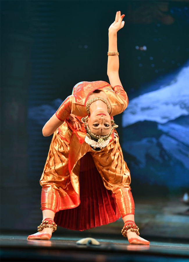 Dhanya_20Prasad_20Kuchipudi_20performance_20at_20Shilpakala_20Vedika__20_284_29.jpg 4