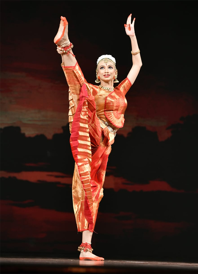Dhanya_20Prasad_20Kuchipudi_20performance_20at_20Shilpakala_20Vedika__20_286_29.jpg 6