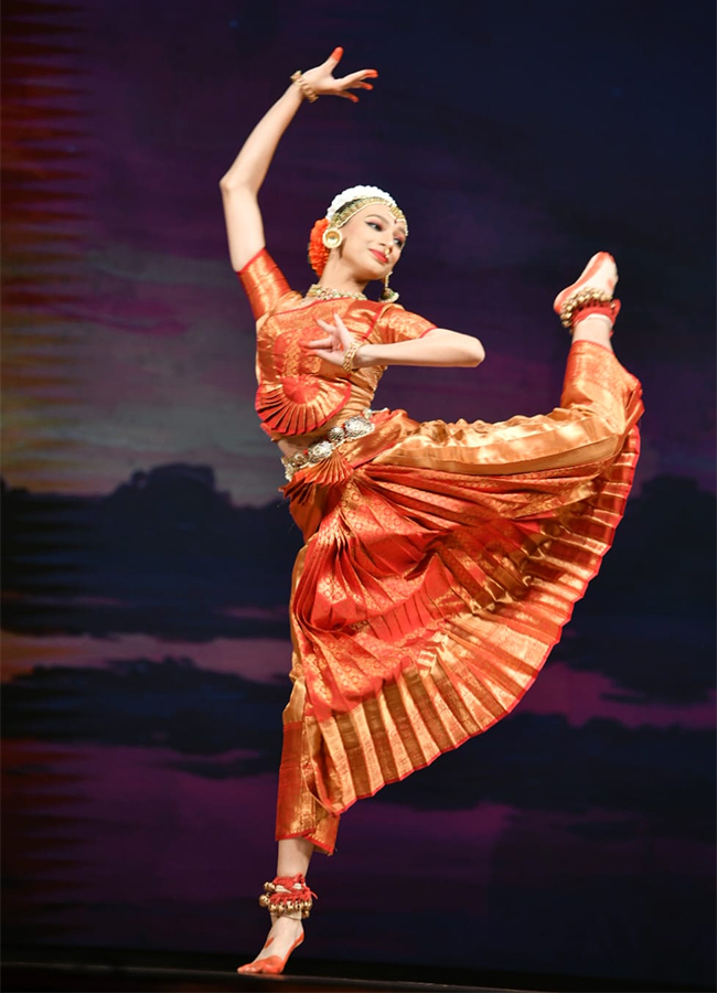 Dhanya_20Prasad_20Kuchipudi_20performance_20at_20Shilpakala_20Vedika__20_287_29.jpg 7