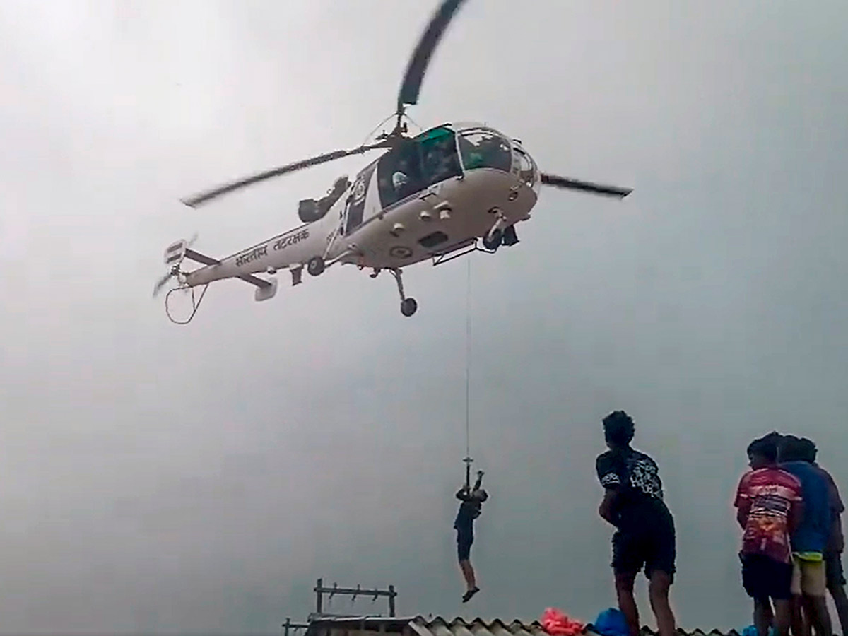 Rain-havoc-continues-in-South-Gujarat-Viral-Photos_16.jpg 16