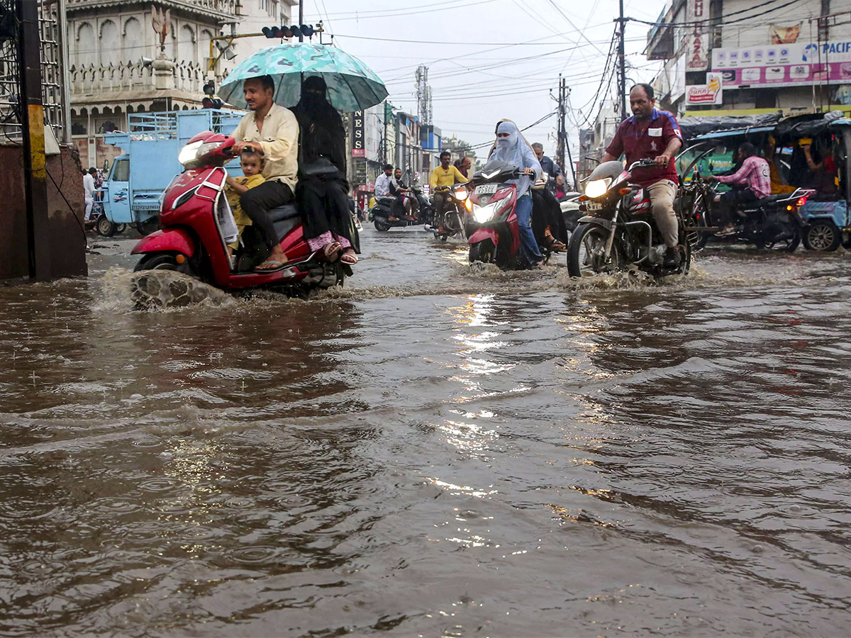 Rain_20havoc_20continues_20in_20South_20Gujarat_20Viral_20Photos__20_2814_29.jpg 14