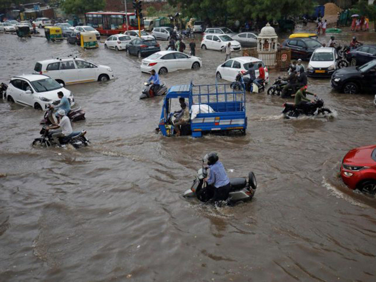 Rain_20havoc_20continues_20in_20South_20Gujarat_20Viral_20Photos__20_286_29.jpg 6