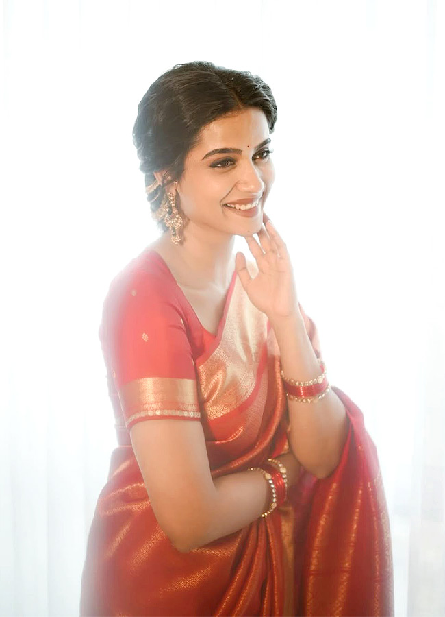 Sri_20Gouri_20Priya_20_282_29.jpg 3