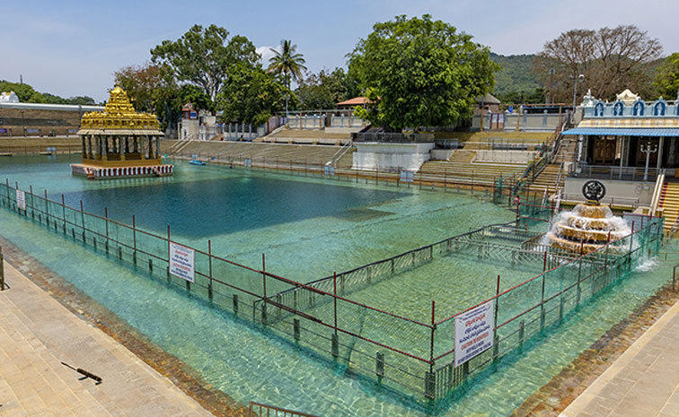 Tirumala-pushkarini.jpg