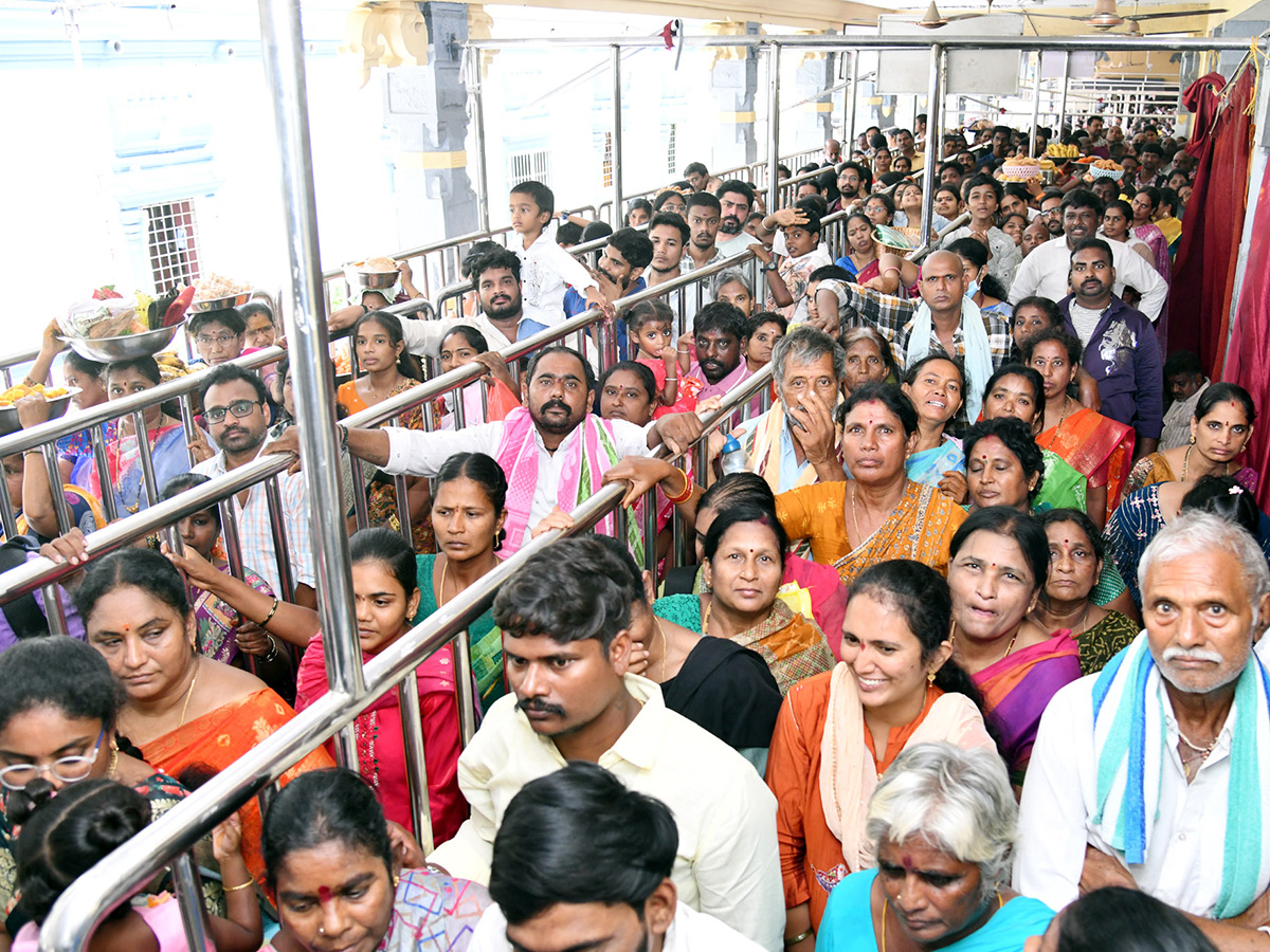 Vijayawada_20Grandeur_20Ashadam_20Sare_20At_20Indrakeeladri_20Temple__20_2815_29.jpg 15