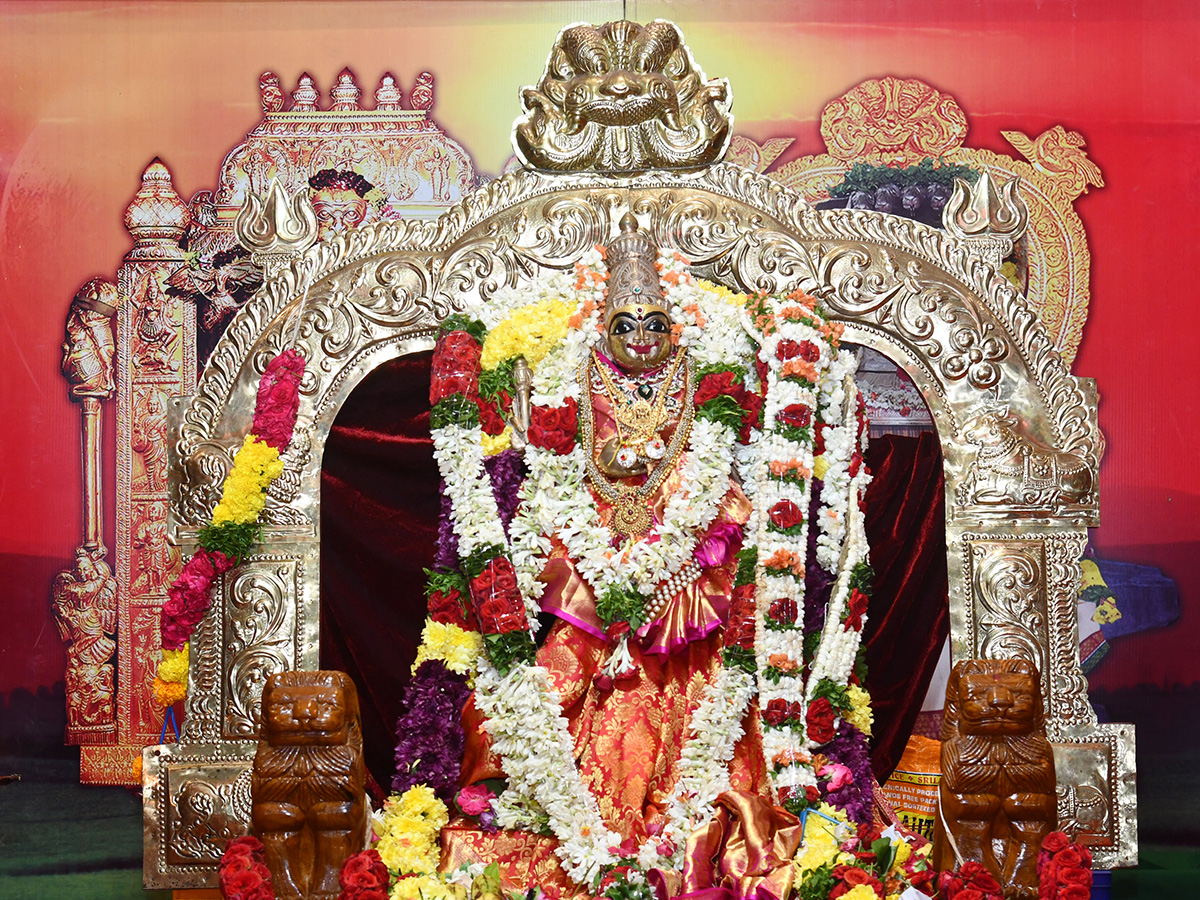 Vijayawada_20Grandeur_20Ashadam_20Sare_20At_20Indrakeeladri_20Temple__20_2821_29.jpg 21