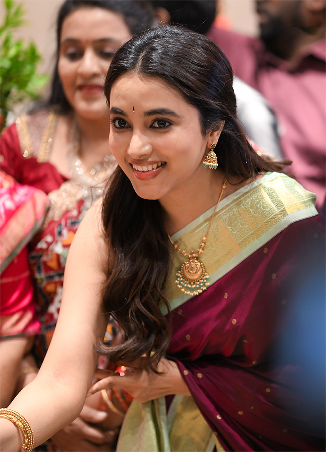 Actress_20Priyanka_20Mohan_20Fashion_20Mall_20Grand_20Opening_20At_20ECIL__20_283_29.jpg 3