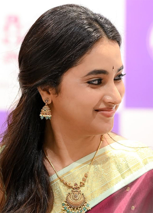 Actress_20Priyanka_20Mohan_20Fashion_20Mall_20Grand_20Opening_20At_20ECIL__20_286_29.jpg 6