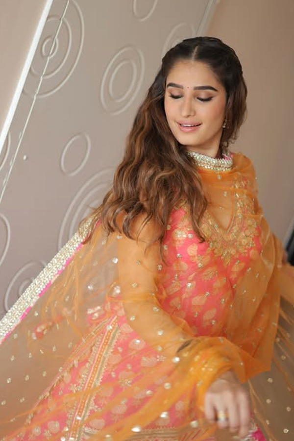 Actress_20Rasha_20Thadani_20Latest_20Stunning_20Photos_20_2814_29.jpg 15
