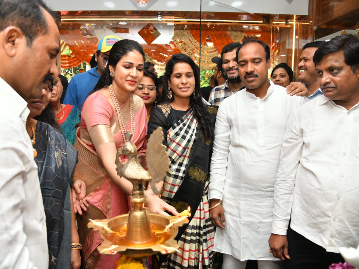 Lavanya_20Tripathi_20Kukatpally_20Hyderabad_20HD_20Photos__20_285_29.jpg 5