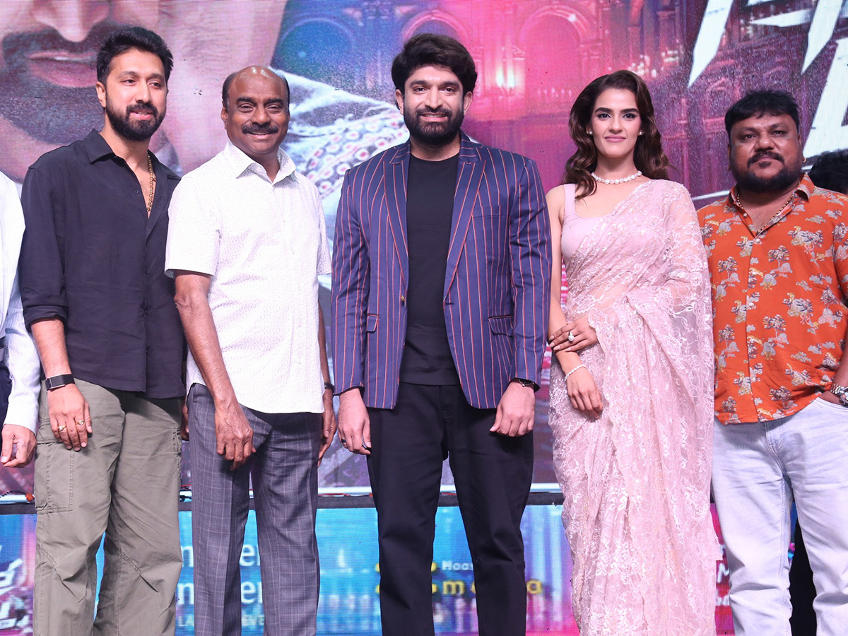 Nenu_20Ready_20Movie_20Konchem_20Konchem_20Song_20Launch_20Photos__20_2812_29.jpg 12