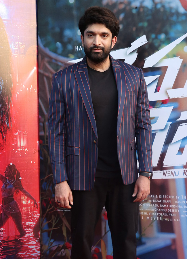 Nenu_20Ready_20Movie_20Konchem_20Konchem_20Song_20Launch_20Photos__20_2815_29.jpg 15
