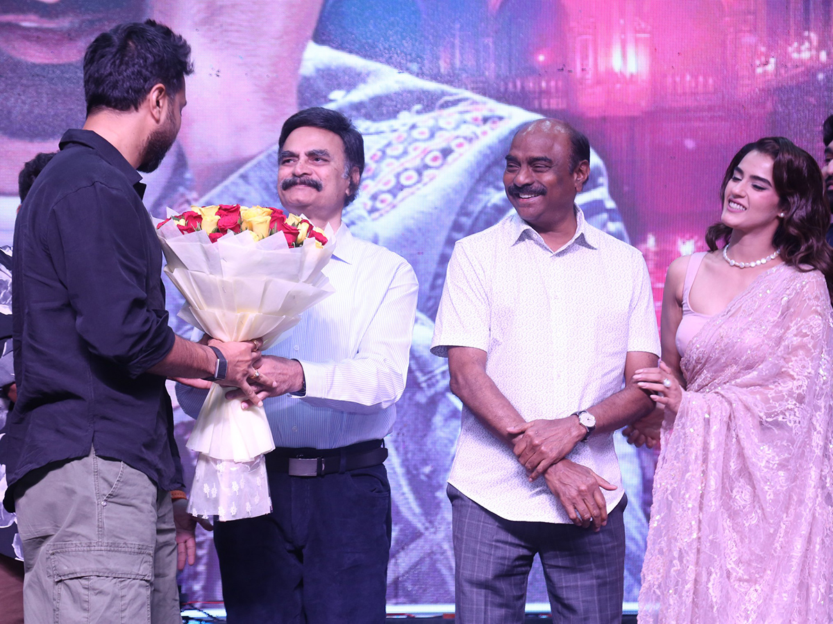 Nenu_20Ready_20Movie_20Konchem_20Konchem_20Song_20Launch_20Photos__20_286_29.jpg 6