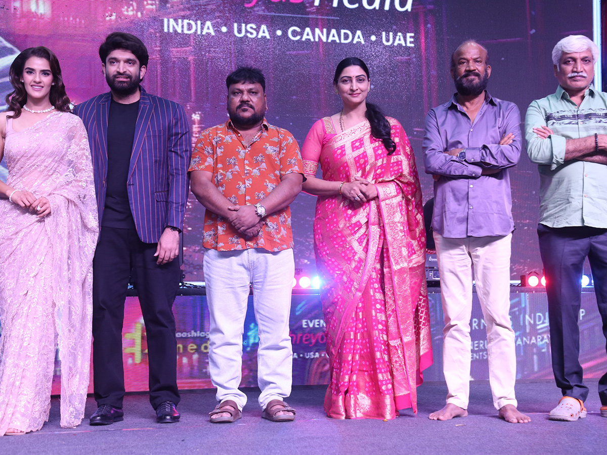 Nenu_20Ready_20Movie_20Konchem_20Konchem_20Song_20Launch_20Photos__20_288_29.jpg 8
