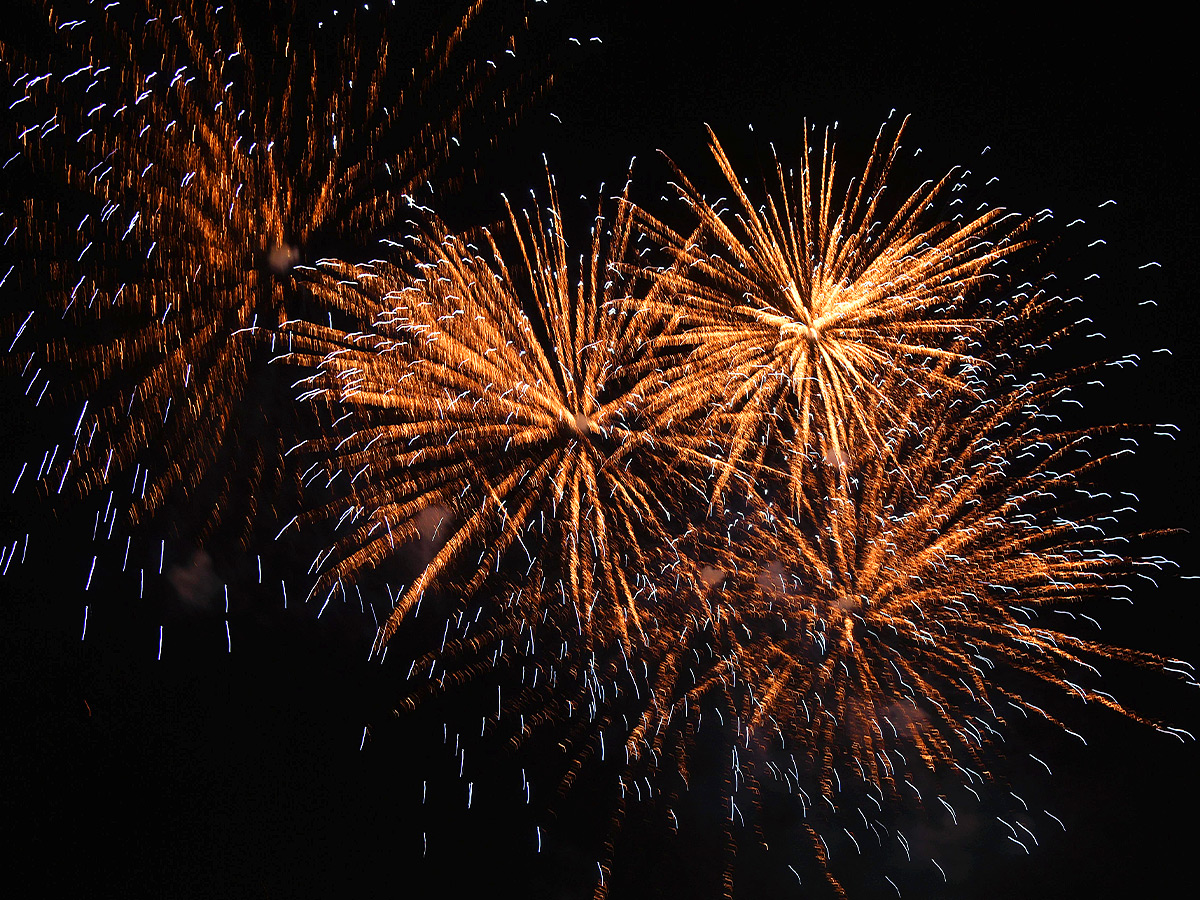 100_20year_20fireworks_20_2810_29.jpg 10
