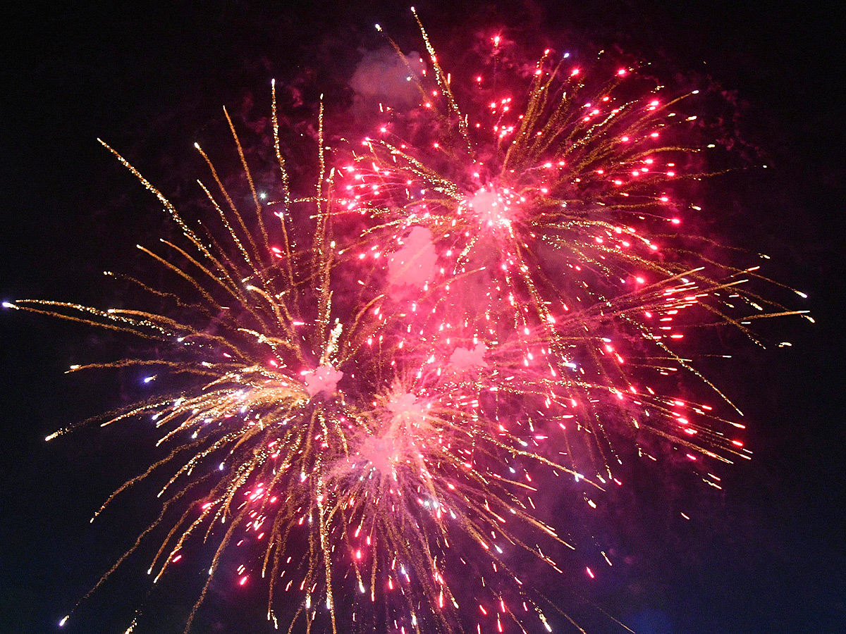100_20year_20fireworks_20_288_29.jpg 8