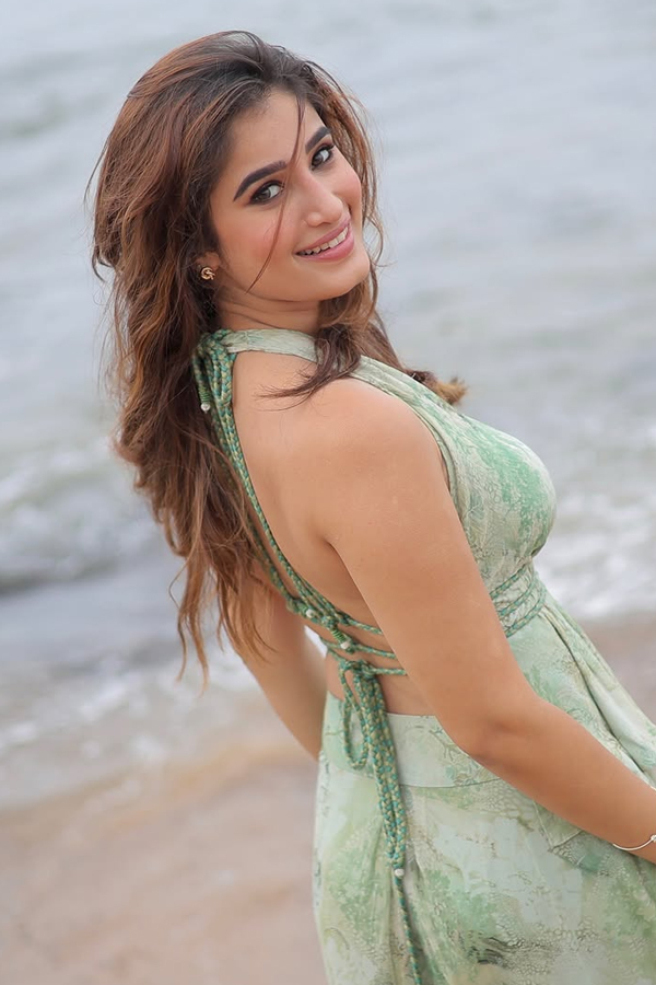 Actress_20Rasha_20Thadani_20Stunning_20Photos_20_288_29.jpg 9