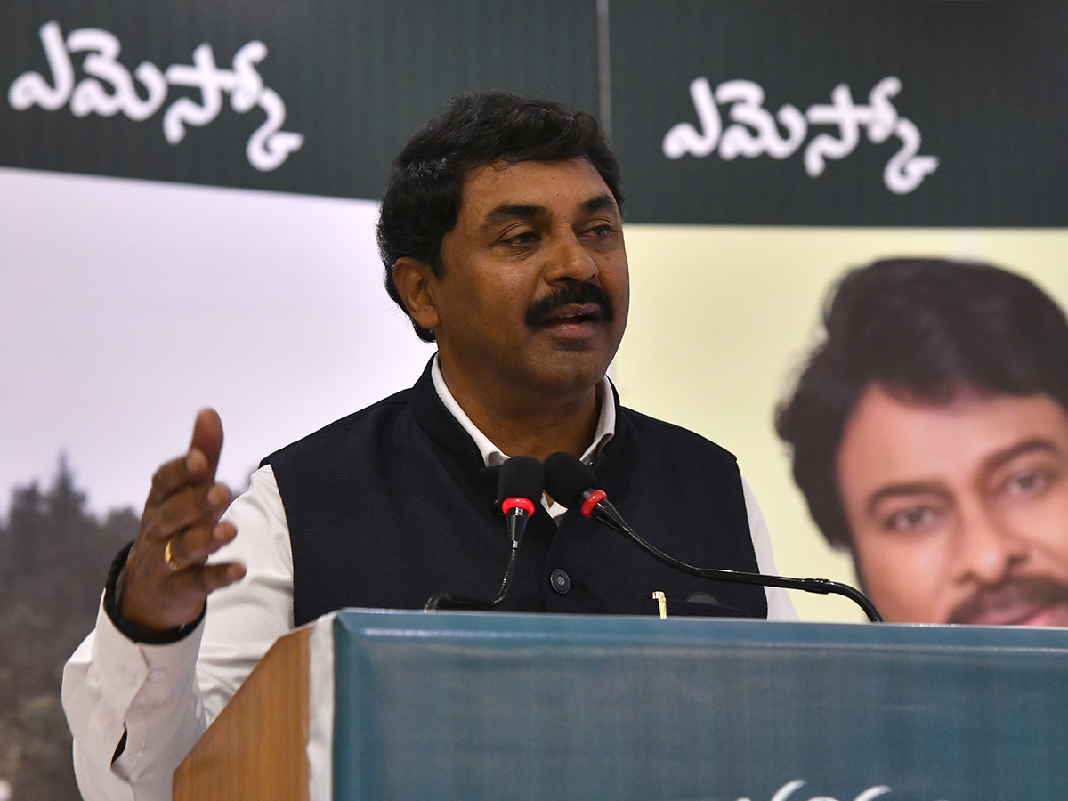 Chiranjeevi_20Speech_20about_20Satish_20Reddy_20at_20at_20BV_20Pattabhiram_20Award__20_286_29.jpg 6