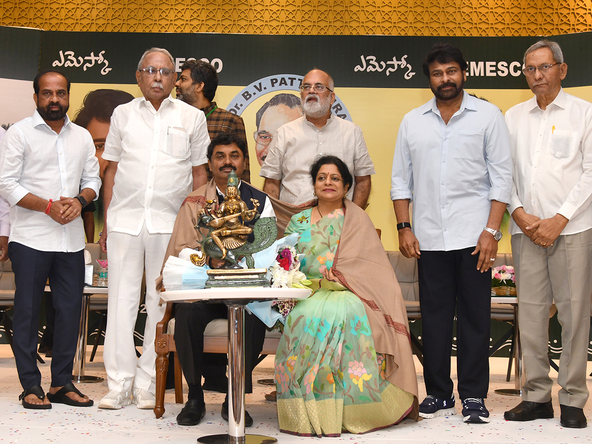 Chiranjeevi_20Speech_20about_20Satish_20Reddy_20at_20at_20BV_20Pattabhiram_20Award__20_288_29.jpg 8