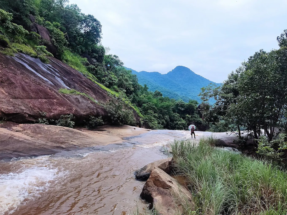 Devarapalli_20Waterfalls_20Visakhapatnam_20Andhra_20Pradesh__20_2818_29.jpg 18