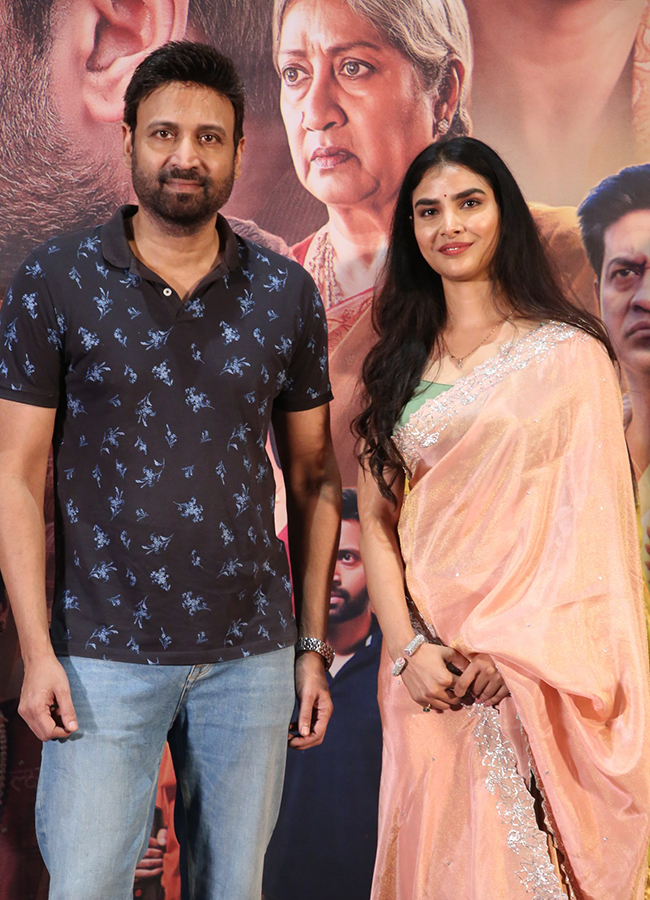 MAHENDRAGIRI_20VARAHI_20Teaser_20Launch_20Event_20HD_20Photos__20_2813_29.jpg 13