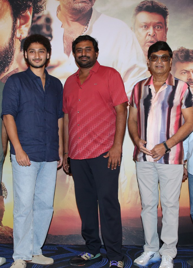 Srinivasa_20Mangapuram_20Release_20Press_20Meet_20HD_20Photos__20_2812_29.jpg 12