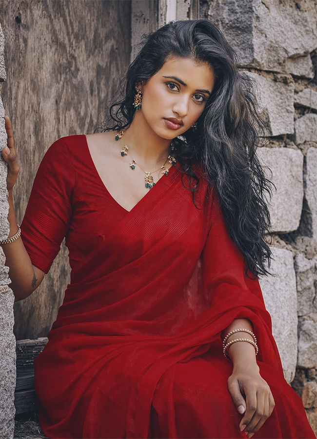 Tollywood_20Actor_20Naveen_20Voleti_20His_20Daughter_20Also_20Crazy_20Heroine_20viral_20photos__20_2814_29.jpg 14