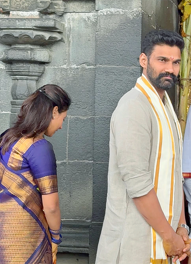 Actor_20Bellamkonda_20Sai_20Sreenivas_20Wife_20Kavya_20Reddy_20Visits_20Tirumala__20_2813_29.jpg 13