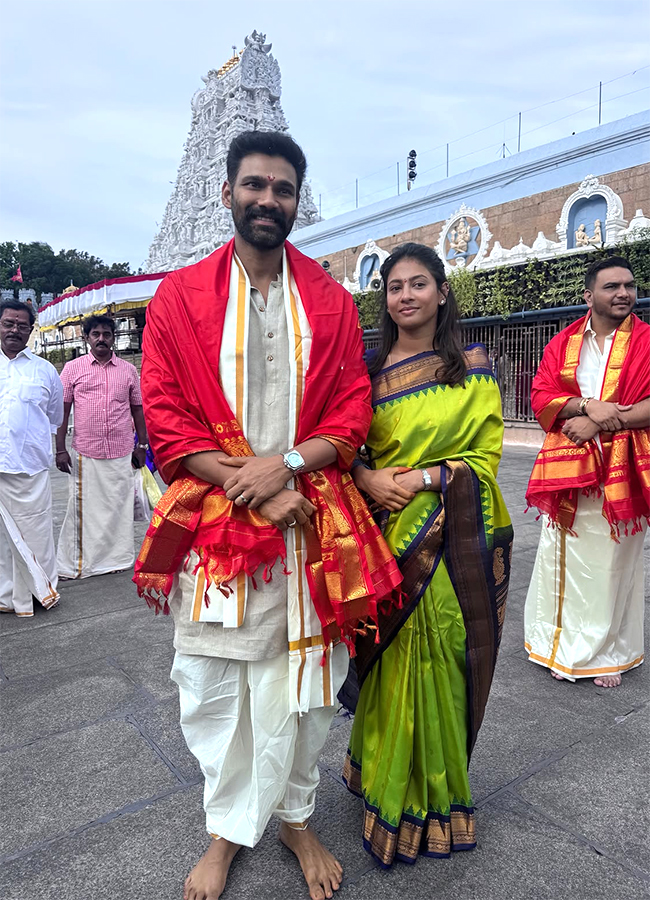 Actor_20Bellamkonda_20Sai_20Sreenivas_20Wife_20Kavya_20Reddy_20Visits_20Tirumala__20_282_29.jpg 2
