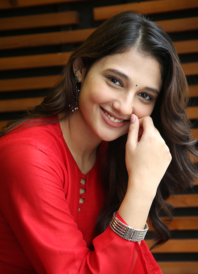 Actress_20Ritika_20Nayak_20At_20The_20Promotions_20of_20Korean_20Kanakaraju__20_2814_29.jpg 14