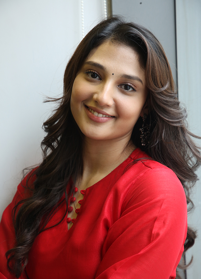 Actress_20Ritika_20Nayak_20At_20The_20Promotions_20of_20Korean_20Kanakaraju__20_2820_29.jpg 20