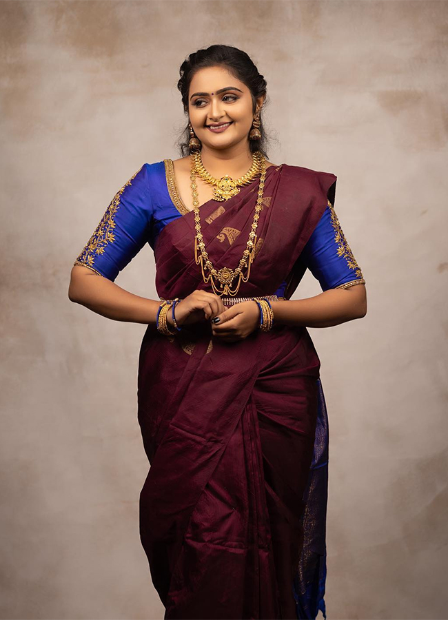 Chandramukhi_20Child_20Actress_20Praharshitha_20Srinivasan_20Stunning_20New_20Look_20Photos_20Trending__20_2814_29.jpg 14