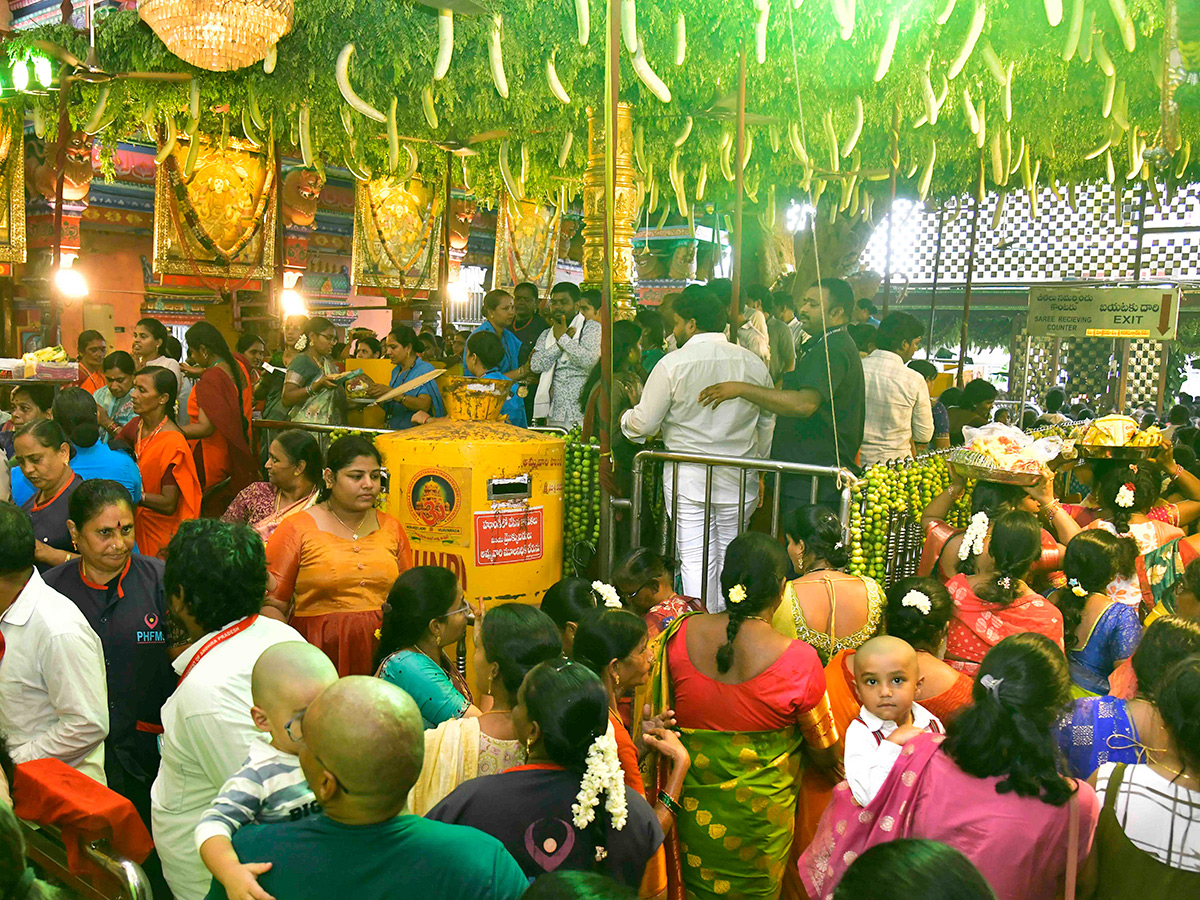 Devotional_20_20Shakambari_20Utsavam_20at_20Indrakeeladri_20in_20Vijayawada__20_2810_29.jpg 10