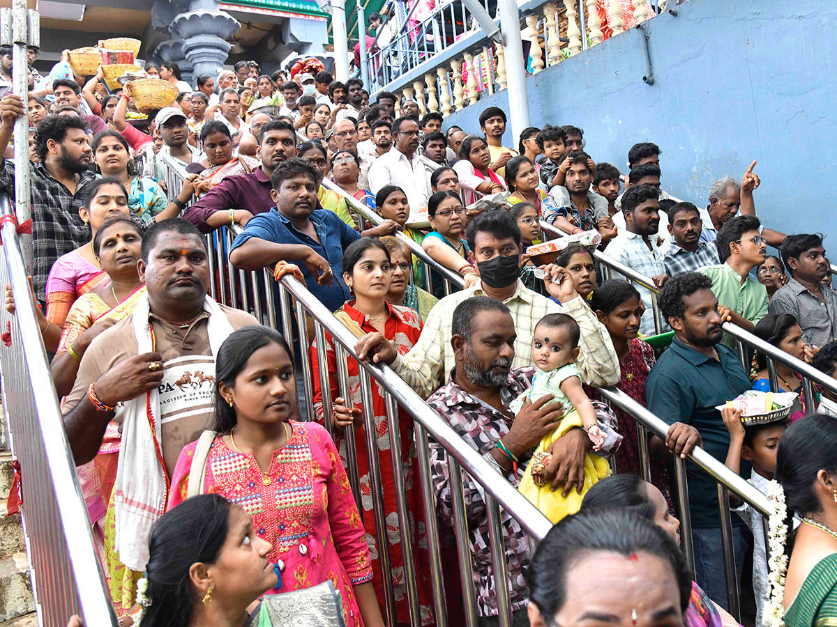 Devotional_20_20Shakambari_20Utsavam_20at_20Indrakeeladri_20in_20Vijayawada__20_2813_29.jpg 13