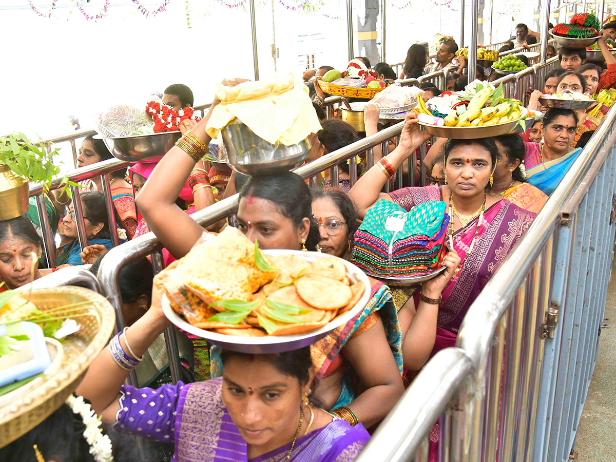 Devotional_20_20Shakambari_20Utsavam_20at_20Indrakeeladri_20in_20Vijayawada__20_2815_29.jpg 15
