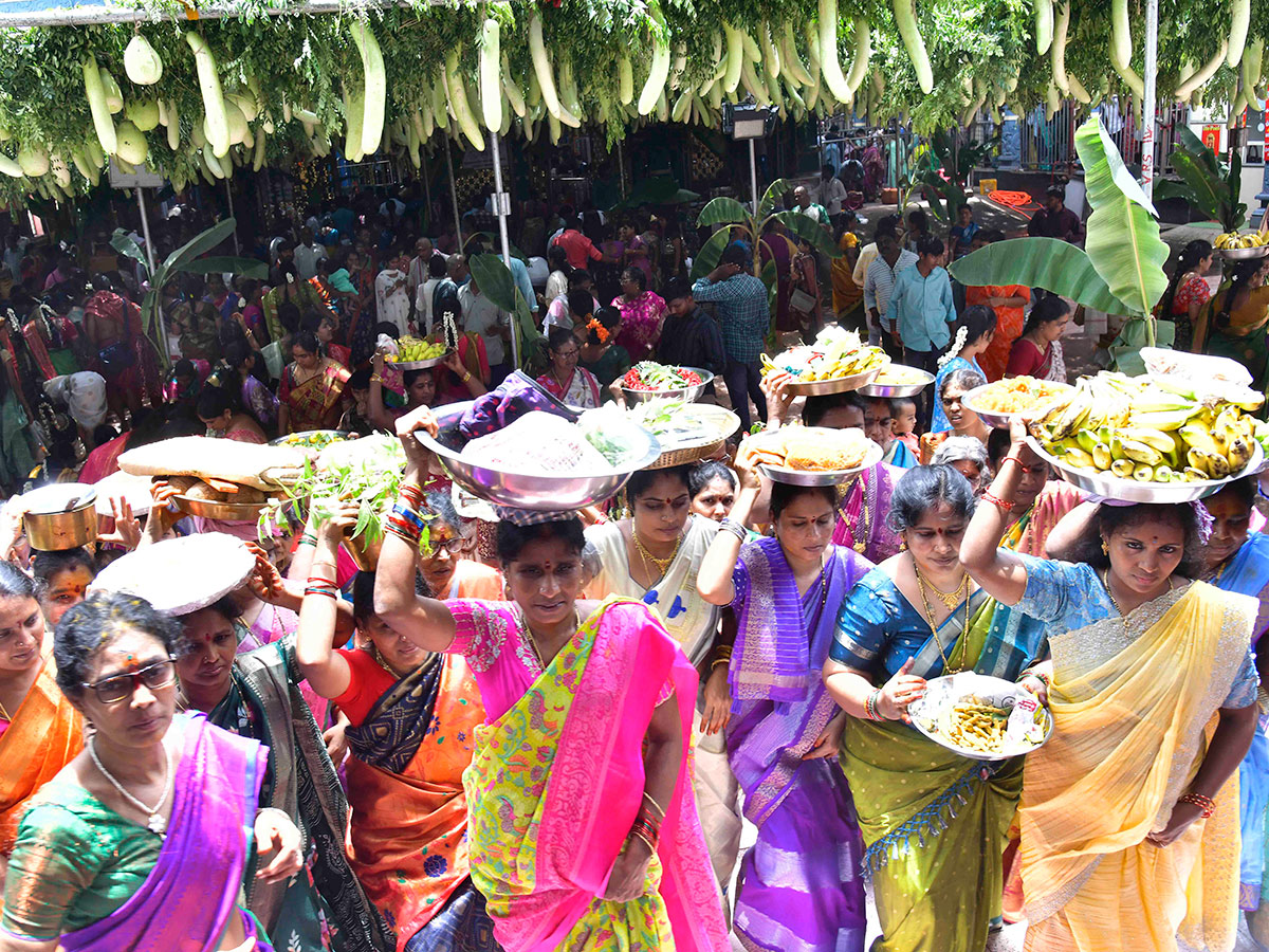 Devotional_20_20Shakambari_20Utsavam_20at_20Indrakeeladri_20in_20Vijayawada__20_2828_29.jpg 28