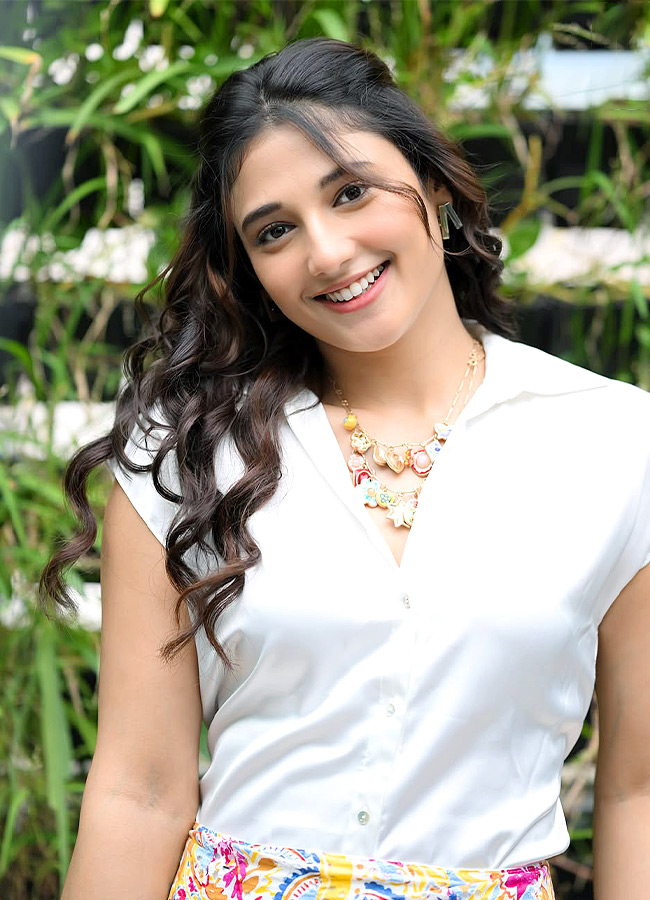 Ritika_20Nayak_20_283_29.jpg 3