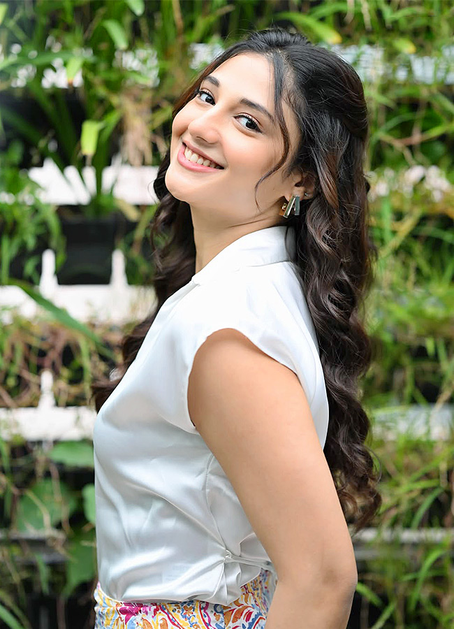 Ritika_20Nayak_20_284_29.jpg 4