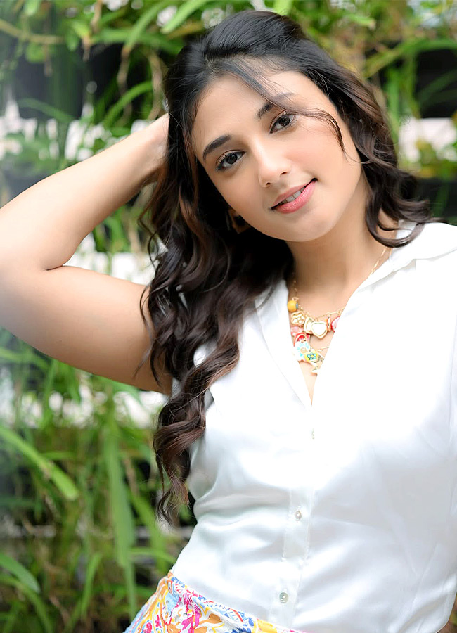 Ritika_20Nayak_20_285_29.jpg 5