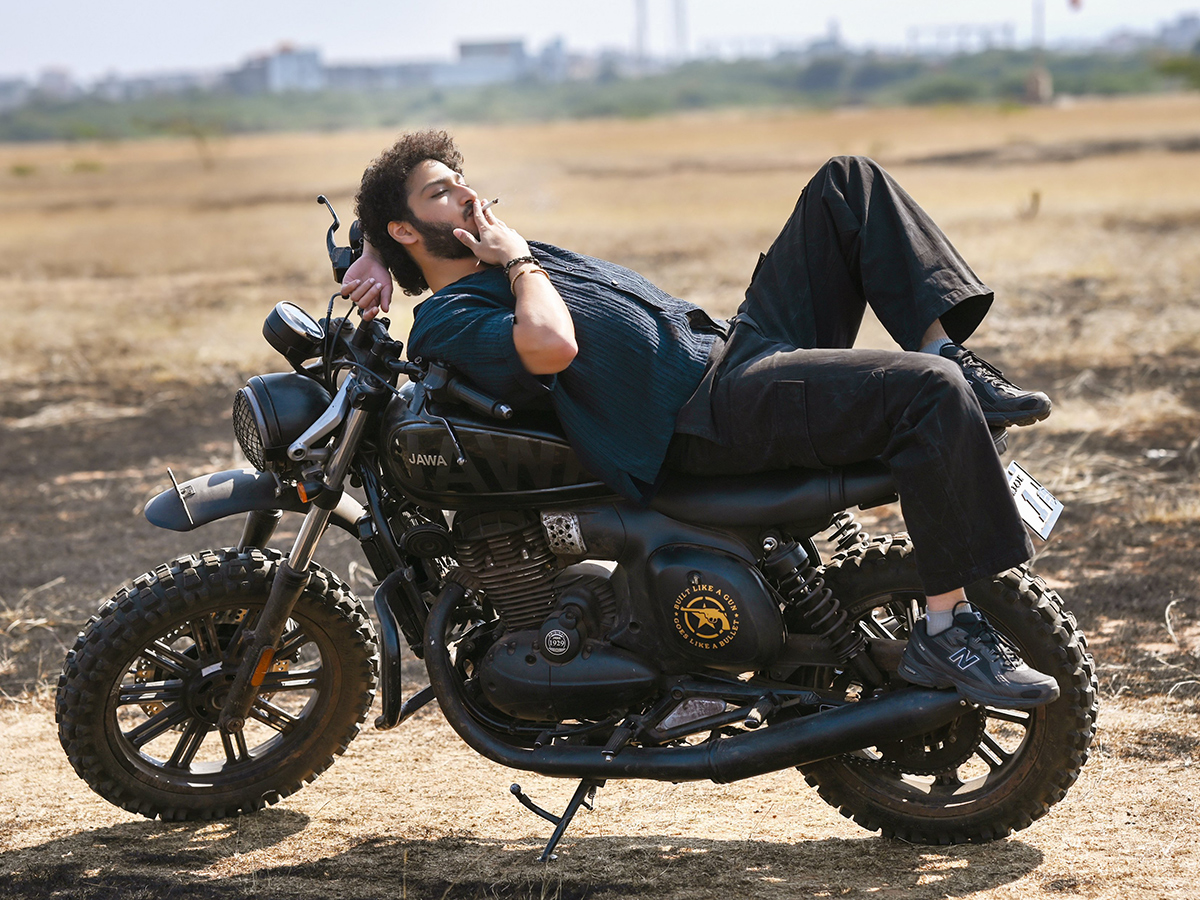 Srinivasa_20Mangapuram_20Moive_20HD_20Posters__20_2812_29.jpg 12