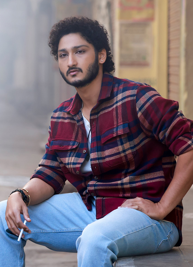 Srinivasa_20Mangapuram_20Moive_20HD_20Posters__20_288_29.jpg 8
