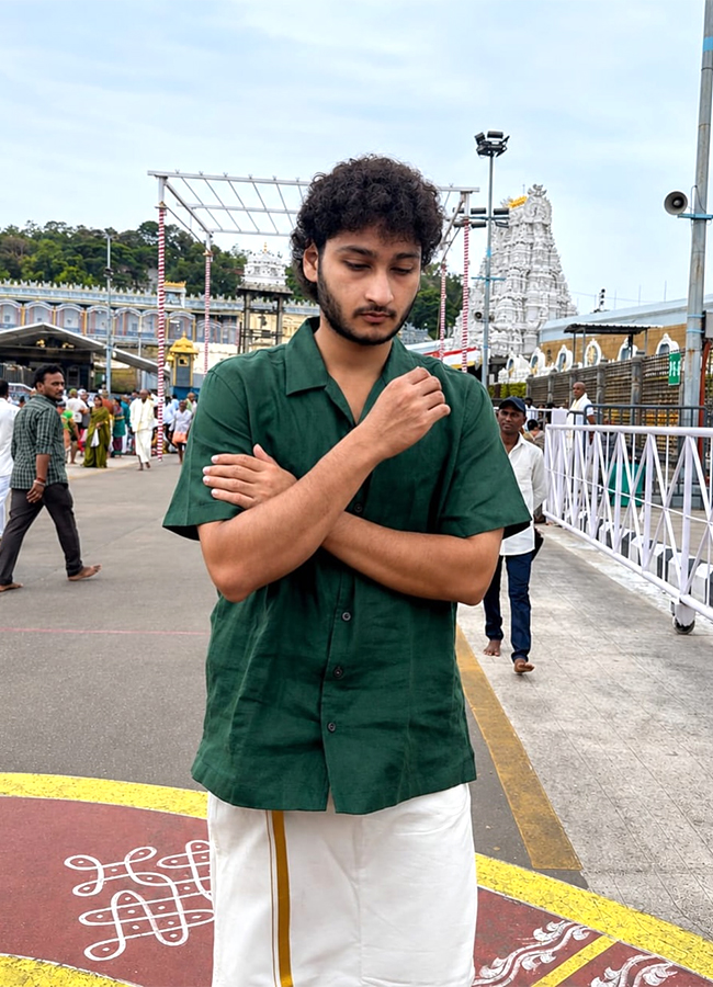 Actor_20Ghattamaneni_20Jayakrishna_20at_20Tirumala_20HD_20Photos__20_2812_29.jpg 12