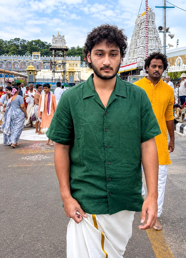 Actor_20Ghattamaneni_20Jayakrishna_20at_20Tirumala_20HD_20Photos__20_284_29.jpg 4