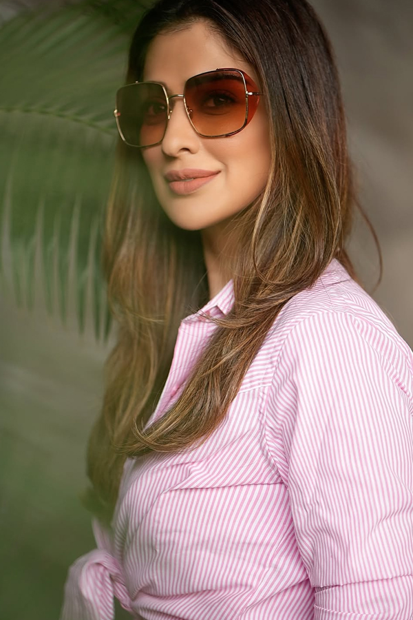 Actress_20Raai_20laxmi_20Latest_20Stunning_20Photos_20_2810_29.jpg 11